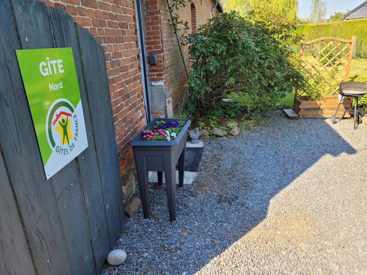 Studio Bienvenue Du Cote De Chez Nous Avec Jardin Privatif Wignehies Exterior photo