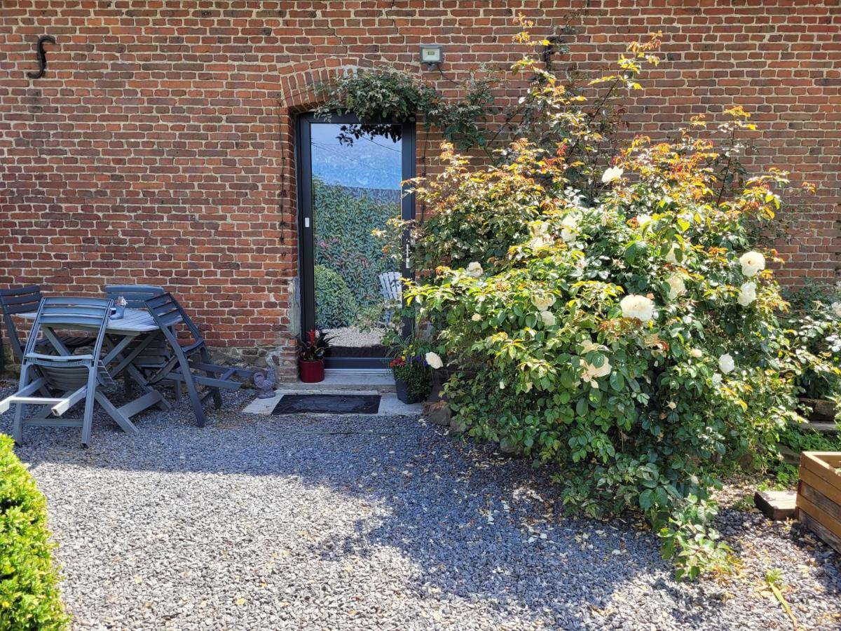 Studio Bienvenue Du Cote De Chez Nous Avec Jardin Privatif Wignehies Exterior photo