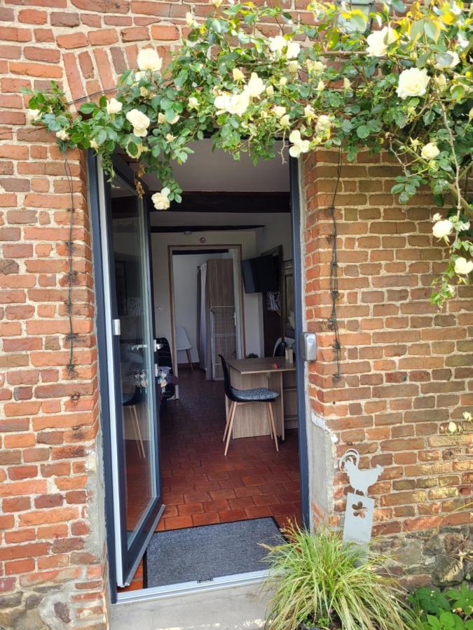 Studio Bienvenue Du Cote De Chez Nous Avec Jardin Privatif Wignehies Exterior photo