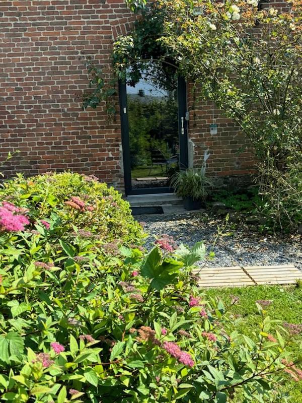 Studio Bienvenue Du Cote De Chez Nous Avec Jardin Privatif Wignehies Exterior photo