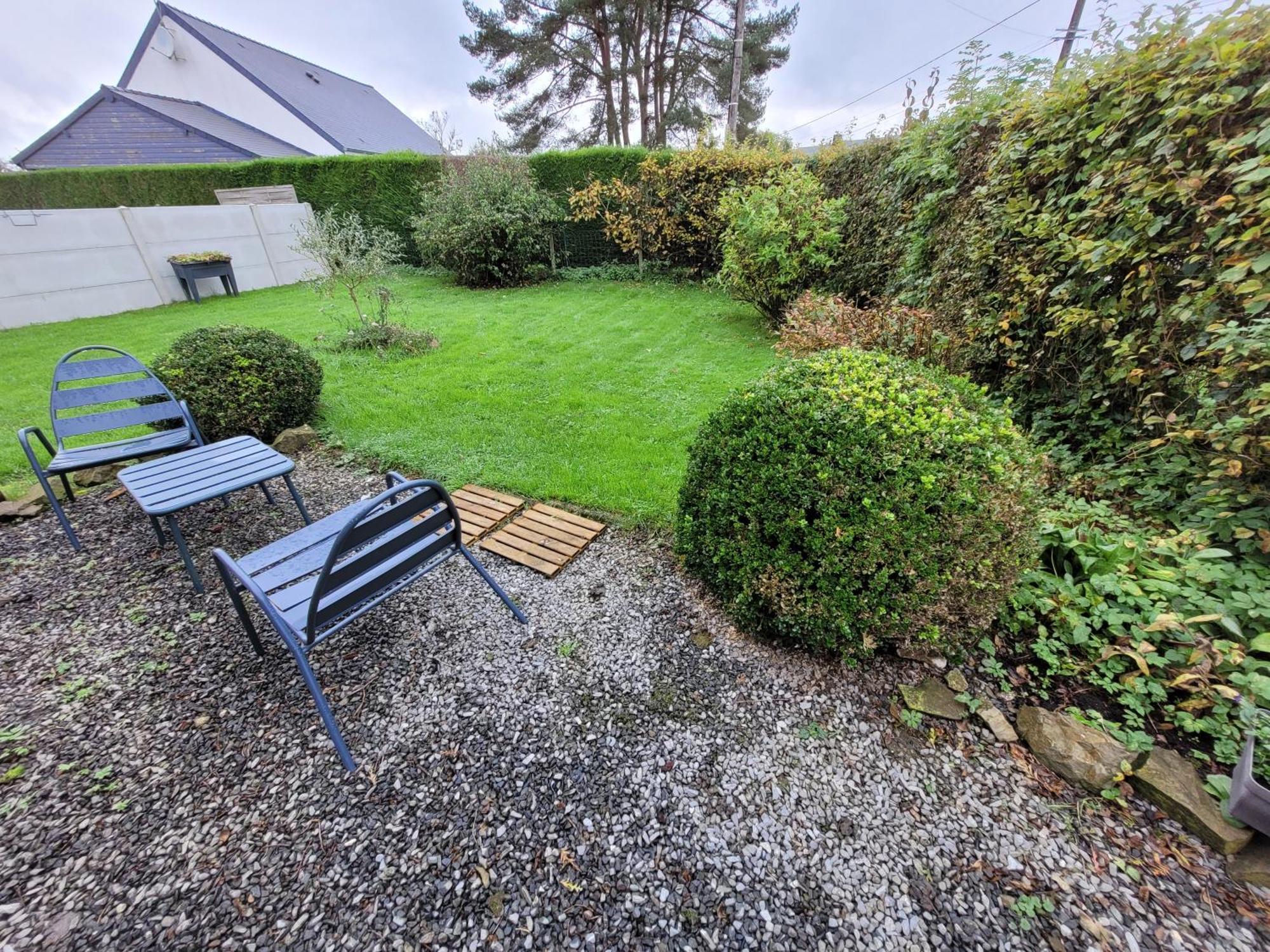 Studio Bienvenue Du Cote De Chez Nous Avec Jardin Privatif Wignehies Exterior photo