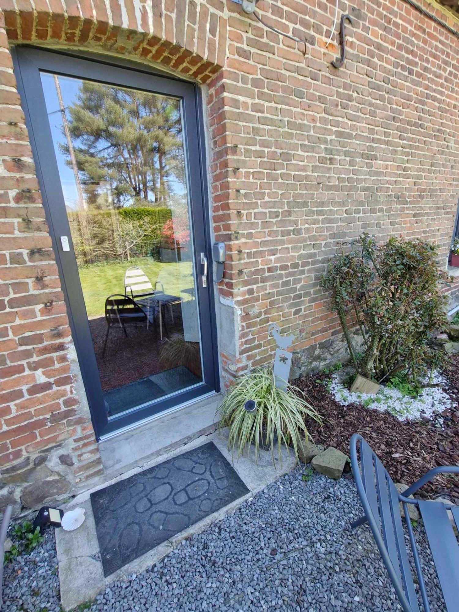 Studio Bienvenue Du Cote De Chez Nous Avec Jardin Privatif Wignehies Exterior photo
